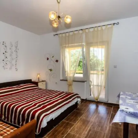 Family Sara Guest house Malinska